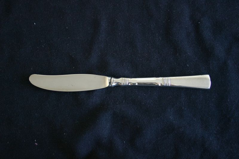 Bankett liten spisekniv med riller